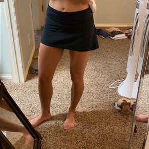 Lululemon ruffle tennis skort.